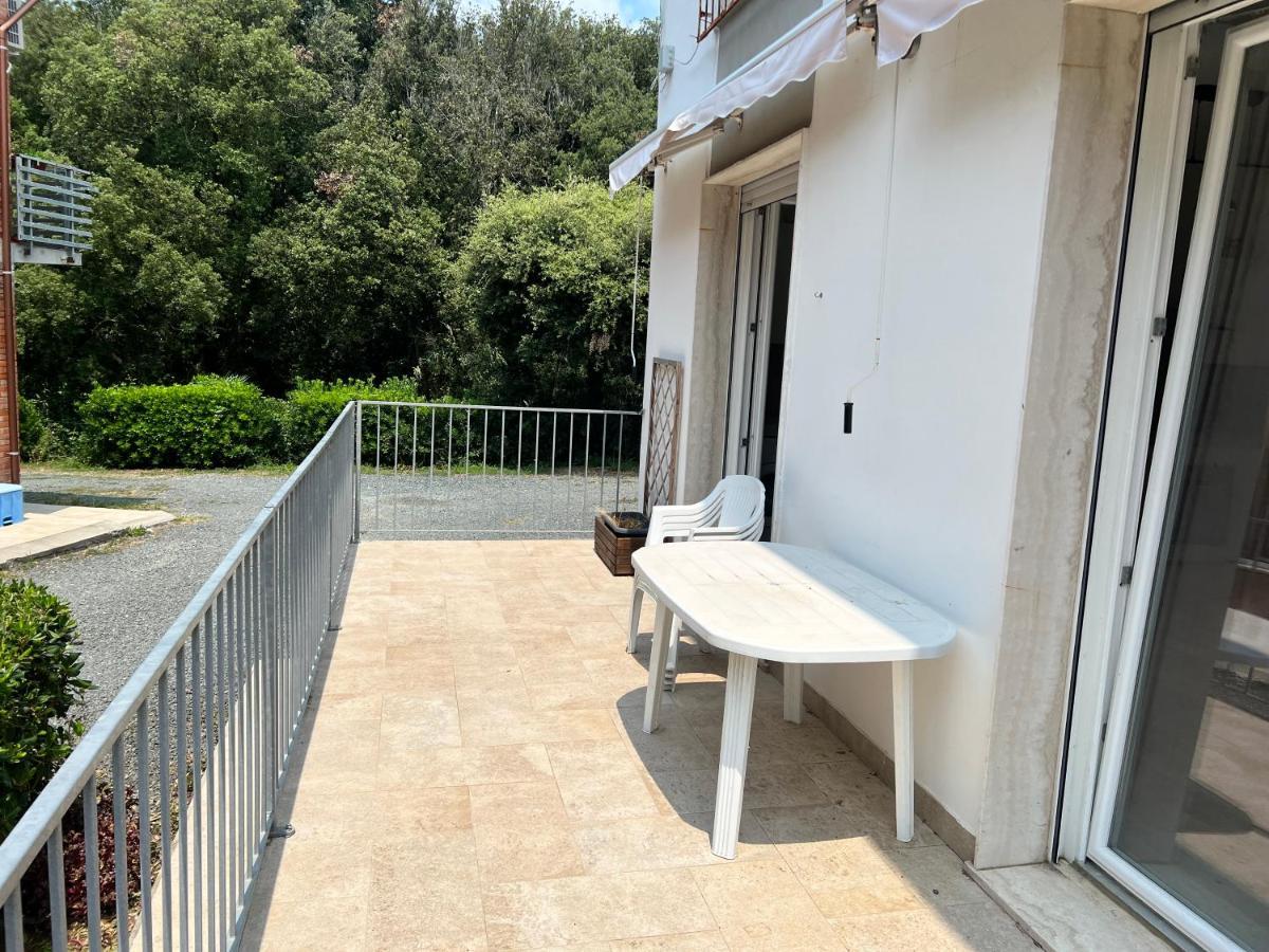 I Lecci Villa Livorno Luaran gambar